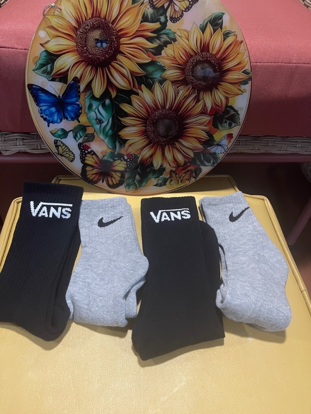 Vans & Nike Men's Crew Socks Pack - Black and Gray
